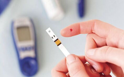 Blut zum Messen von Zucker mit Diabetes